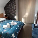 La Tour Des Quatre Chemins Apartmán *