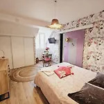 La Tour Des Quatre Chemins Apartmán *