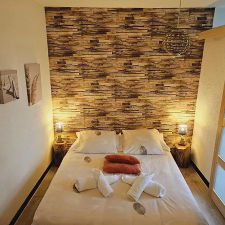 La Tour Des Quatre Chemins Apartment