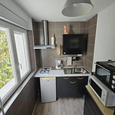 La Tour Des Quatre Chemins Apartment