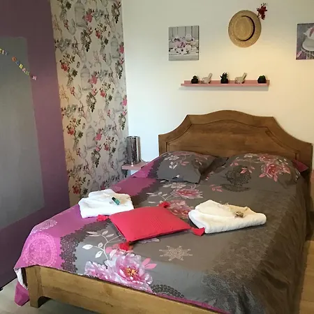 La Tour Des Quatre Chemins Apartment Gramat