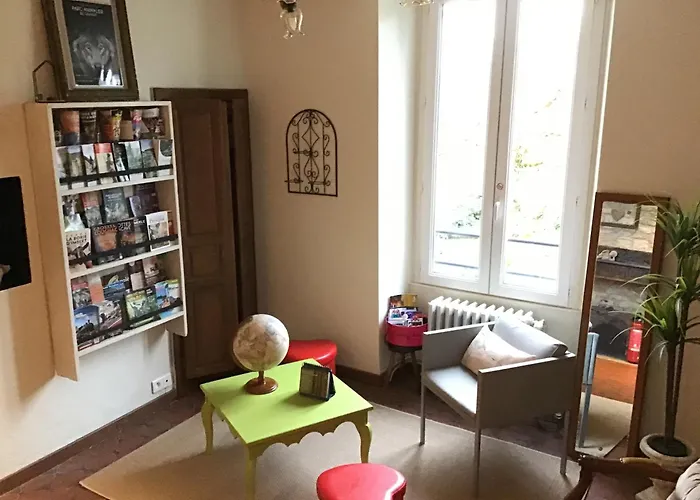 La Tour Des Quatre Chemins غرامات